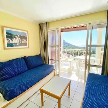 2p With Pool Near The Sea Appartamento