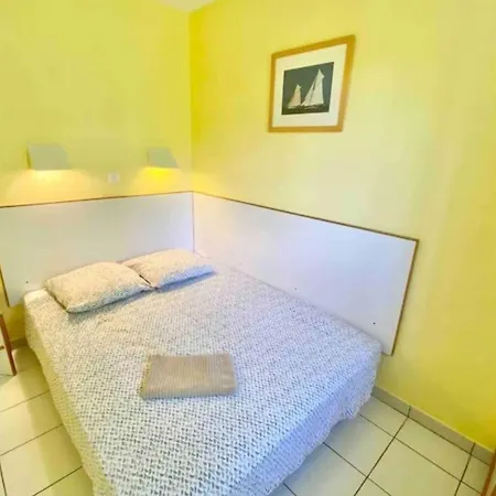 Apartment 2P With Pool Near The Sea * Saint-Raphael (Var)