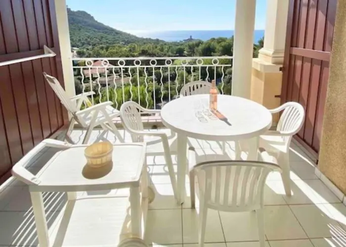 2p With Pool Near The Sea Saint-Raphaël