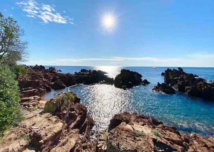 2p With Pool Near The Sea Apartment *