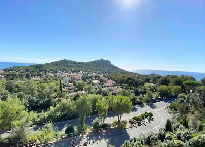 2p With Pool Near The Sea Apartment